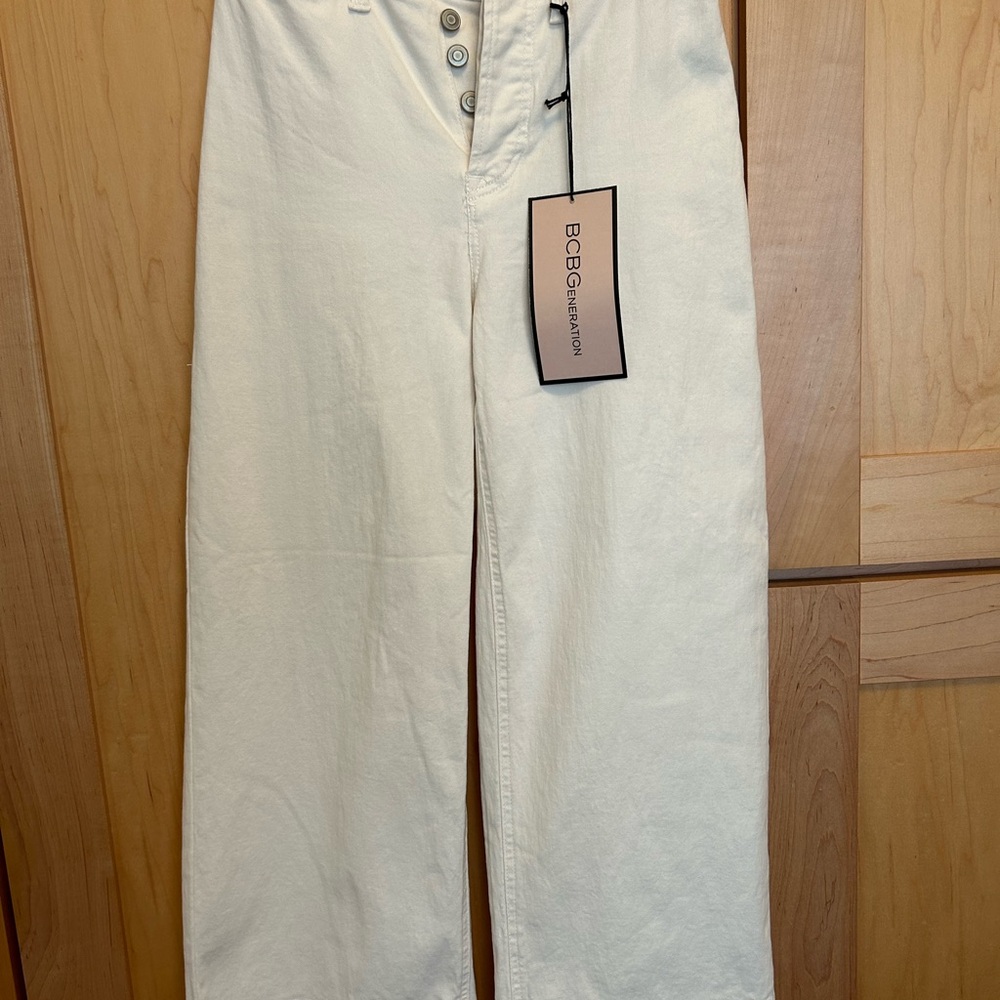 BCBGeneration high rise wide leg crop light cream/off white. New with tags